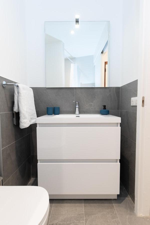 Appartement Charming With Balcony And View In *