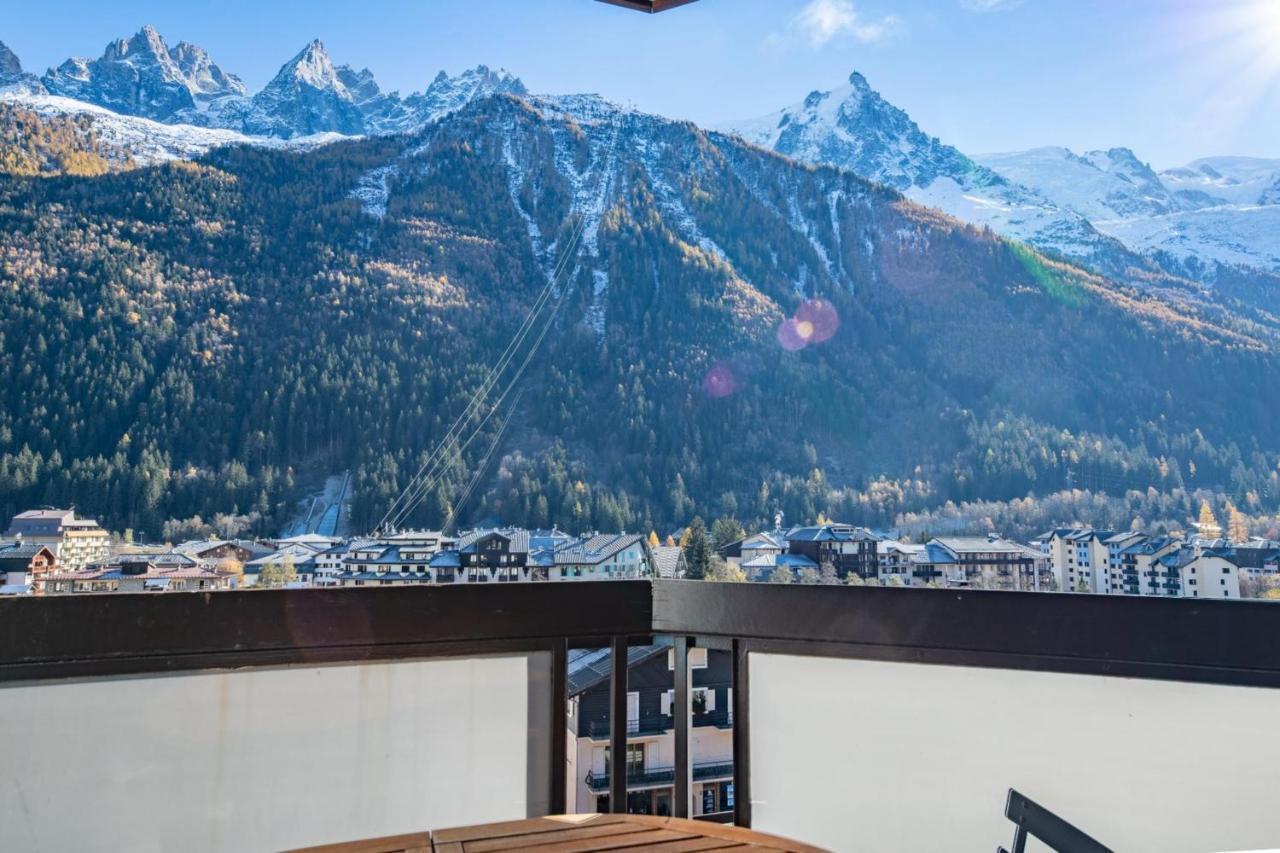 Charming With Balcony And View In Appartement